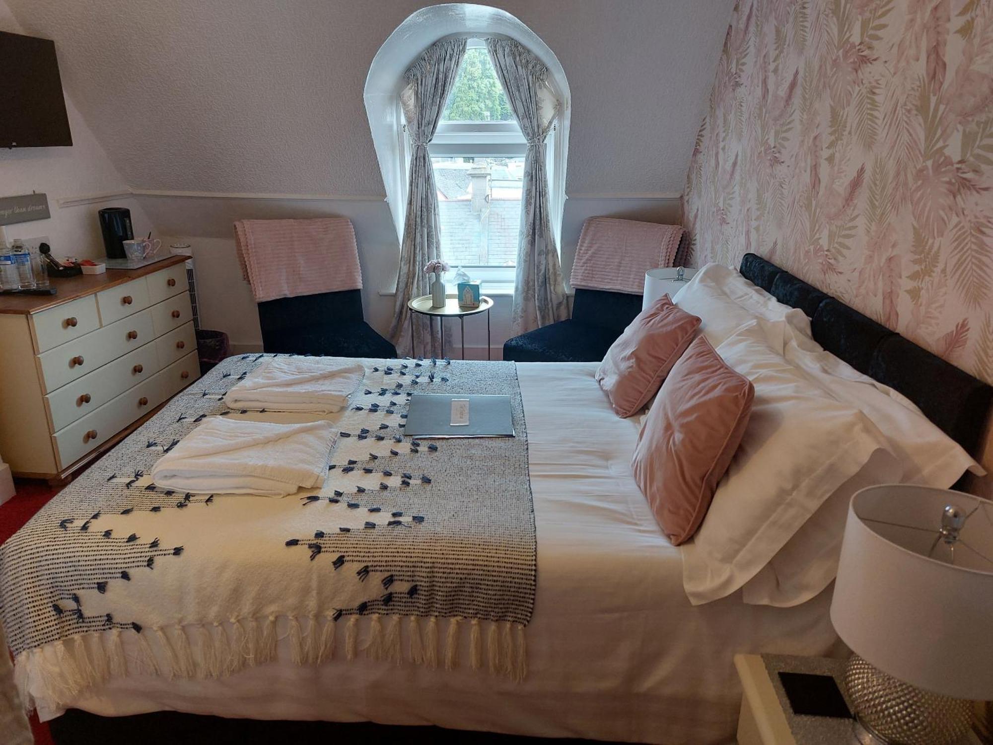 The Patricia Hotel Торки Екстериор снимка