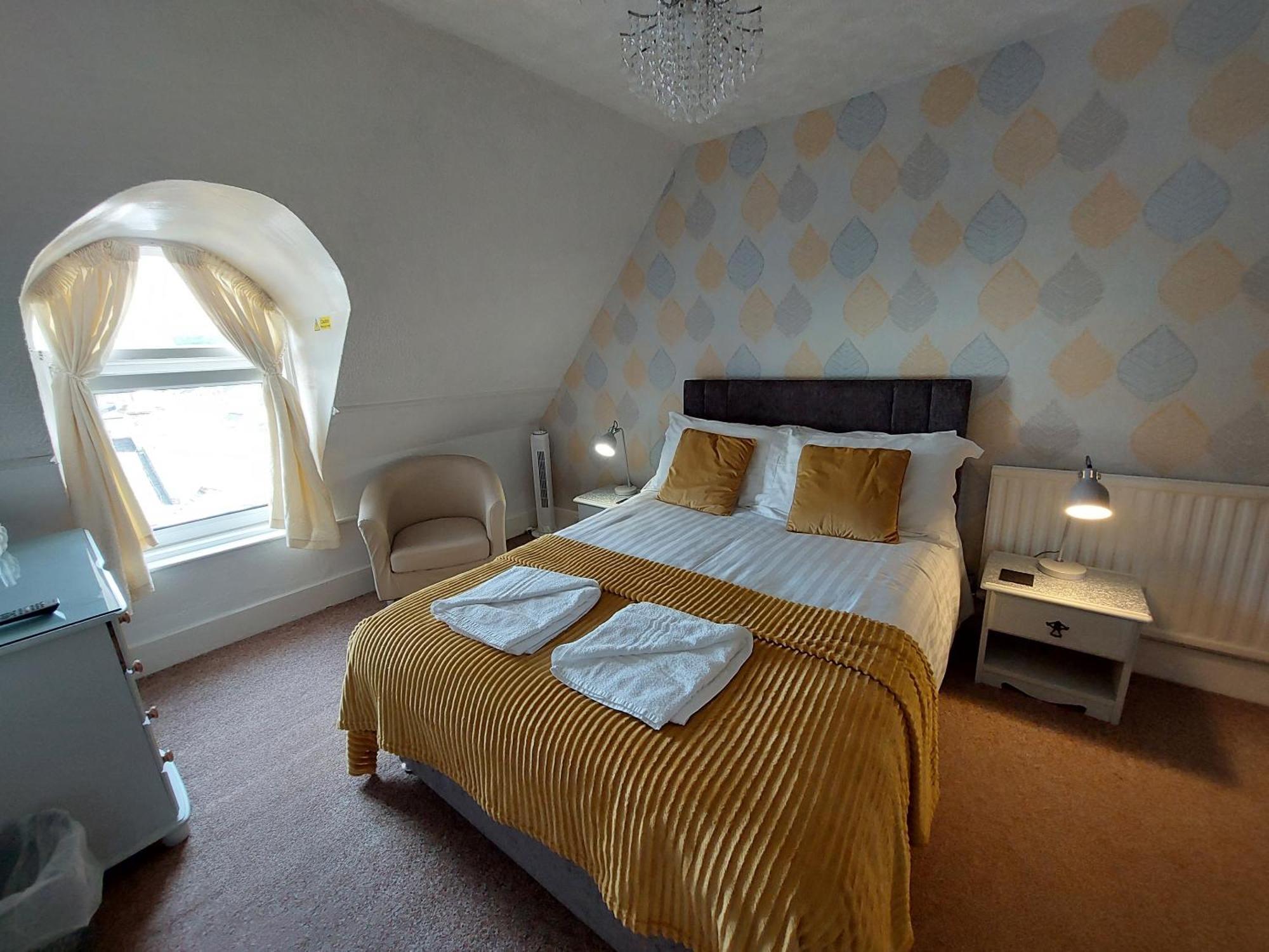 The Patricia Hotel Торки Екстериор снимка